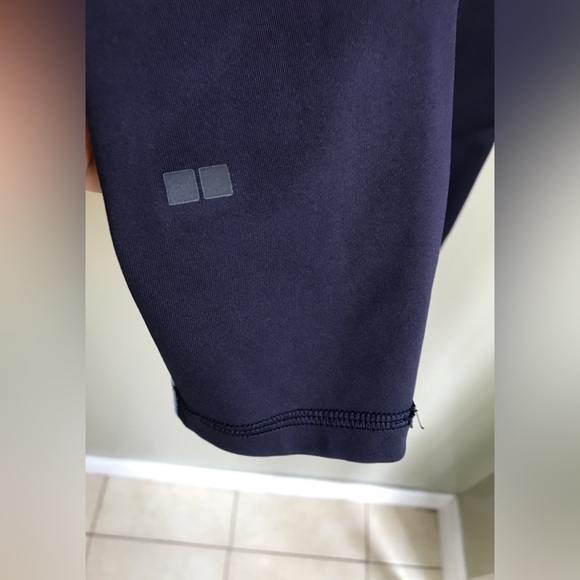 Uniqlo AIRism UV Protection Pocke Leggings Size: S - Picture 3 of 12